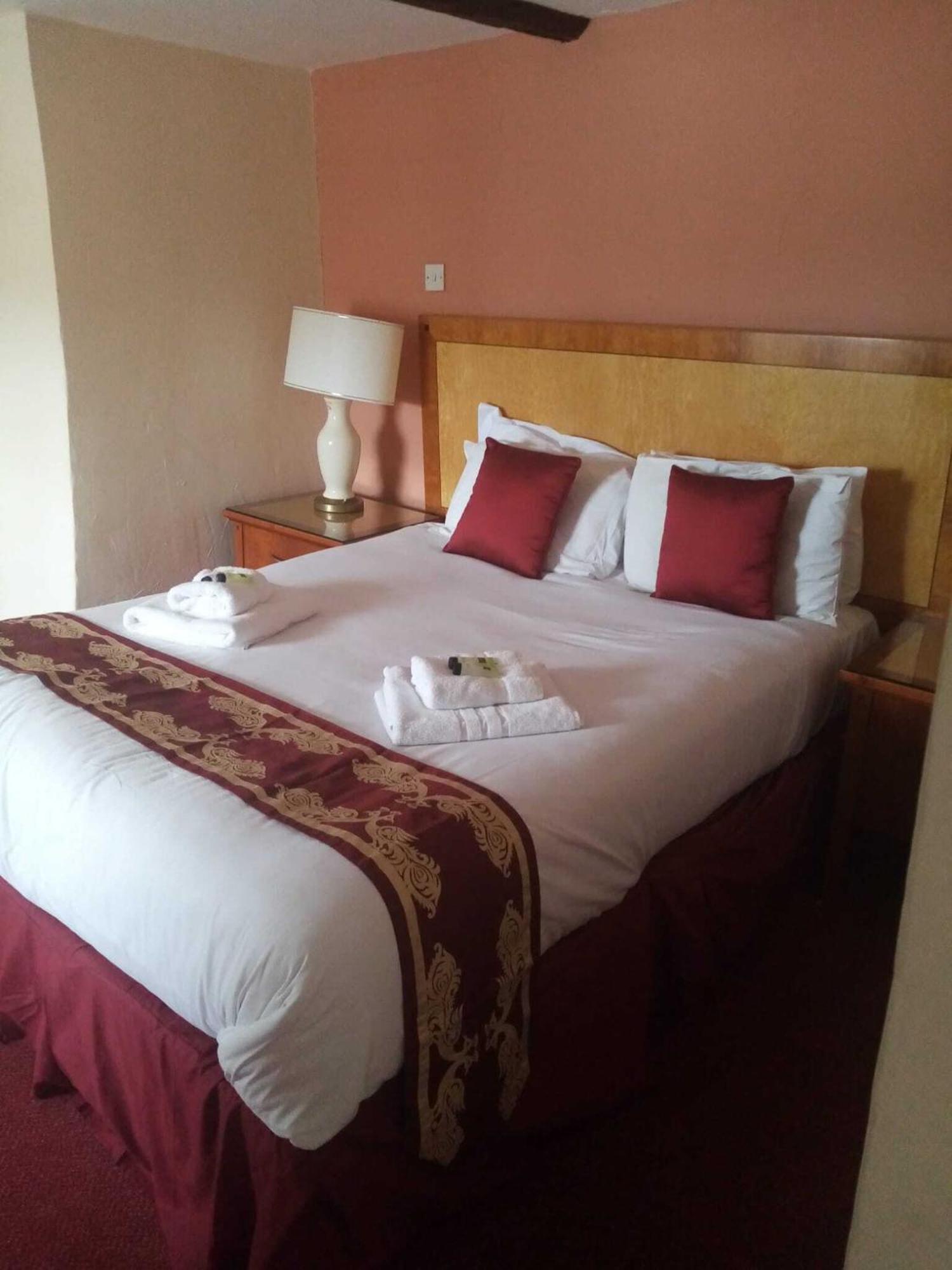 The Rose And Crown Hotel Уисбек Экстерьер фото