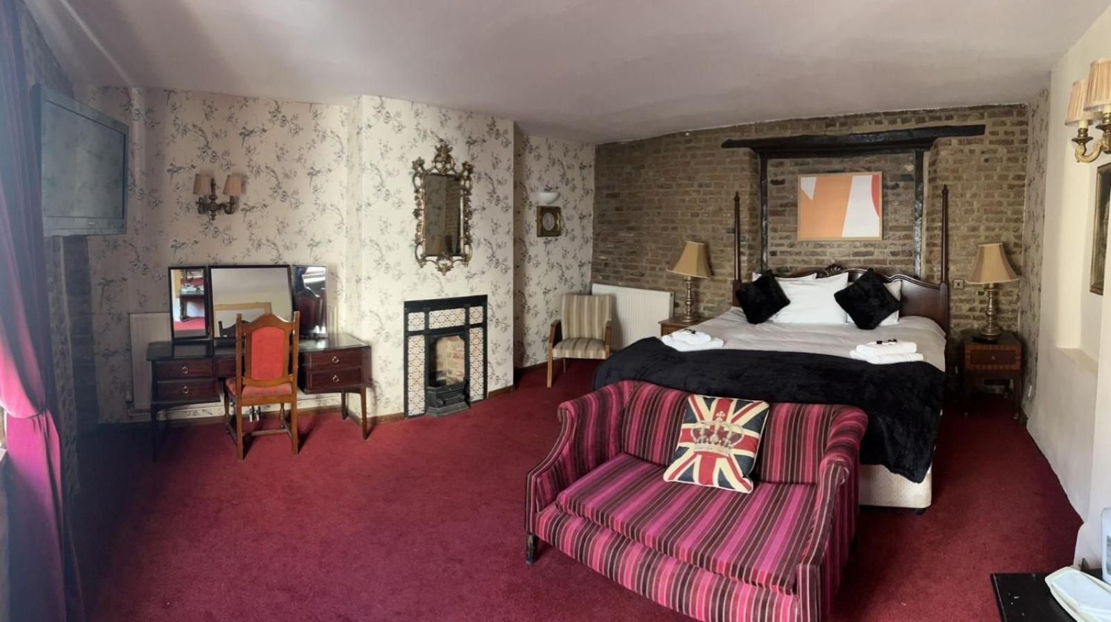 The Rose And Crown Hotel Уисбек Номер фото
