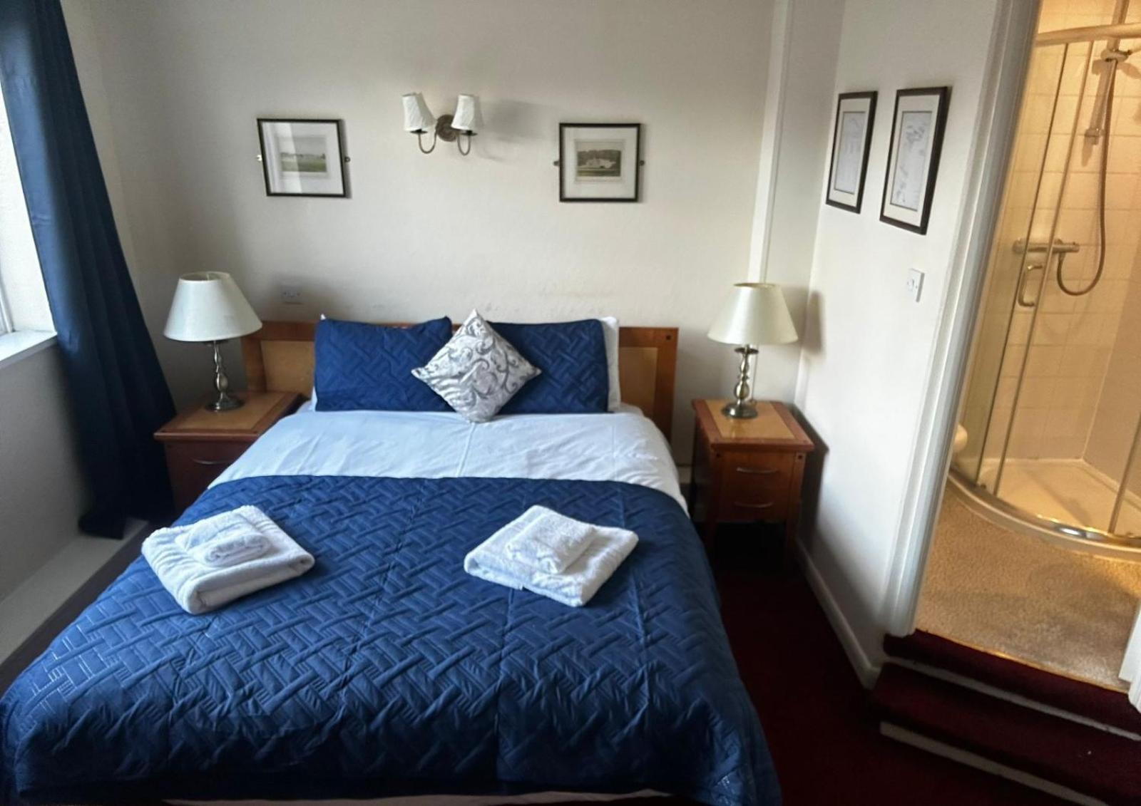 The Rose And Crown Hotel Уисбек Номер фото