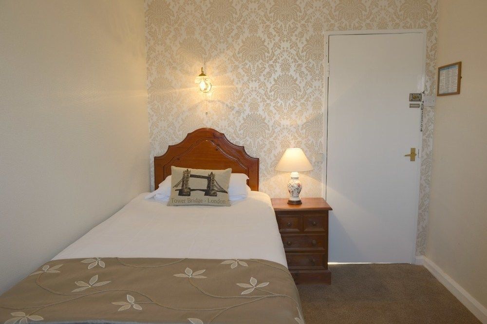 The Rose And Crown Hotel Уисбек Экстерьер фото