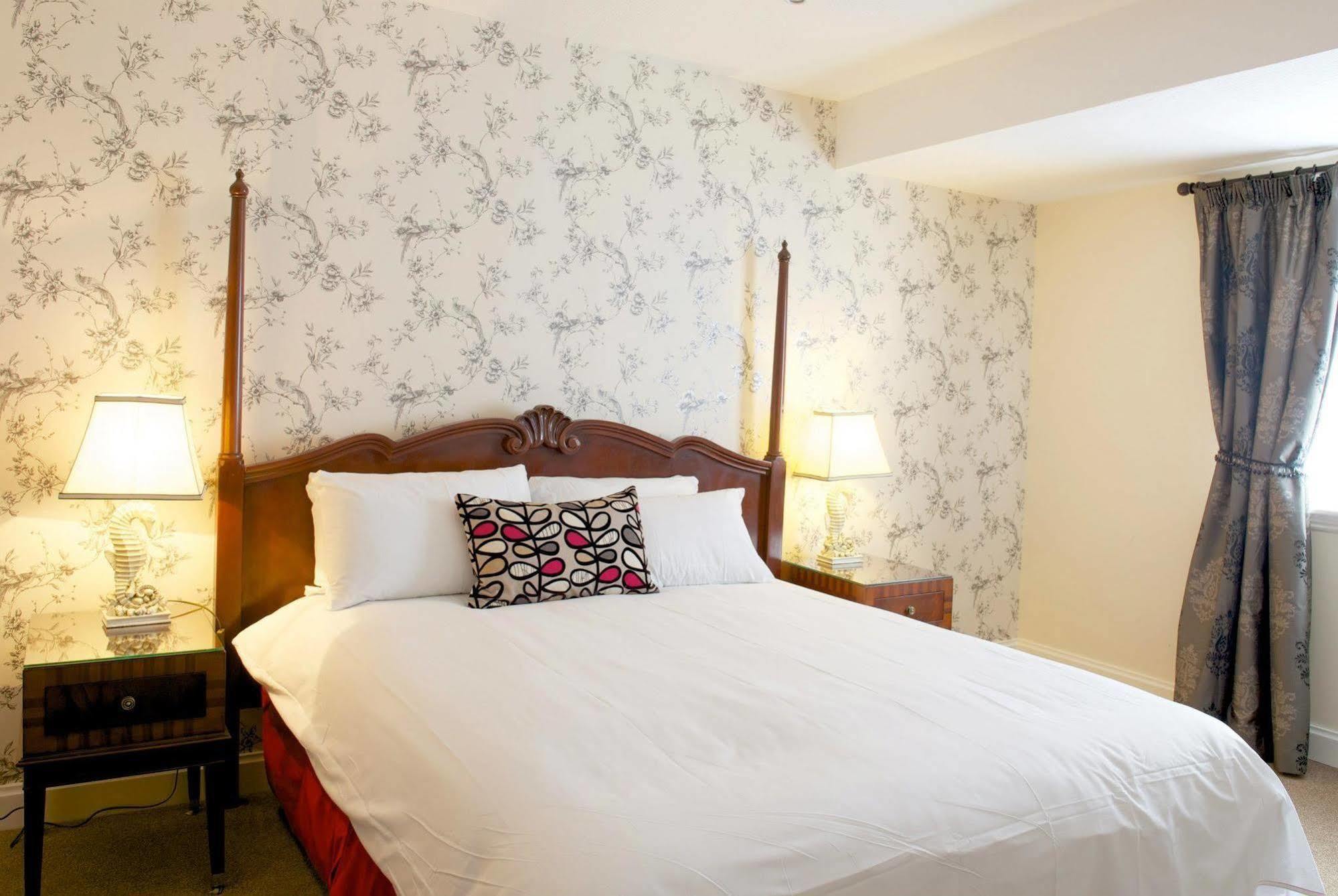 The Rose And Crown Hotel Уисбек Экстерьер фото